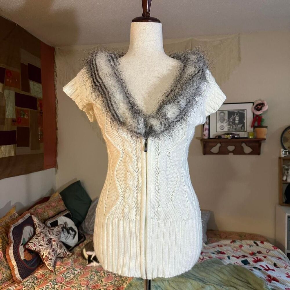 Lapis Ivory Cable Knit Zip Front Sweater Cardigan with Gray Faux Fur Trim